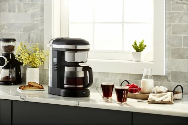 Kaffeemaschinen KitchenAid 5KCM1209EOB Kaffeeautomat Onyx-schwarz 4 Kaffeemaschinen KitchenAid 5KCM1209EOB Kaffeeautomat Onyx-schwarz – Bild 4