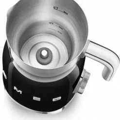 Smeg MFF01BLEU Milchaufschäumer Schwarz -Kaffeemaschinen || Milchaufschäumer Verkäufe 91c2853c 9ebc 400c 9a8e 9964eb276431 600x600